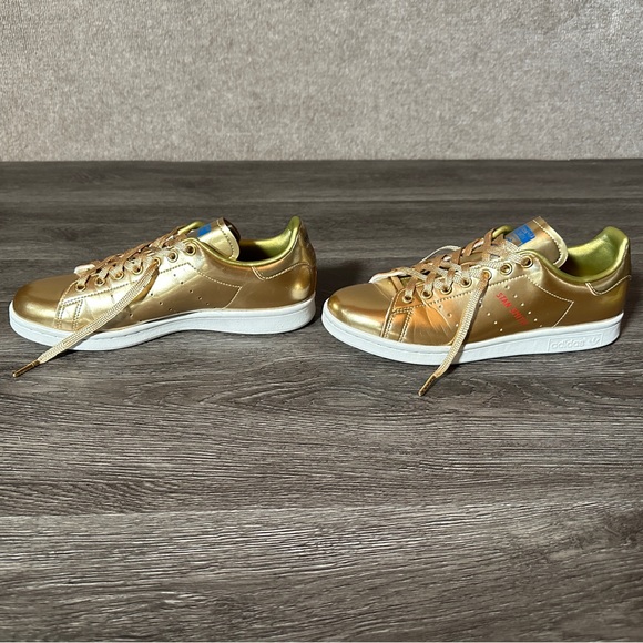 Adidas Stan Smith Gold Shoes - Picture 5 of 15